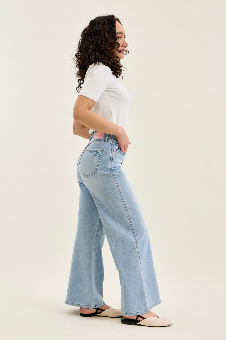 Petite Easy Breeze Wide Leg Jeans