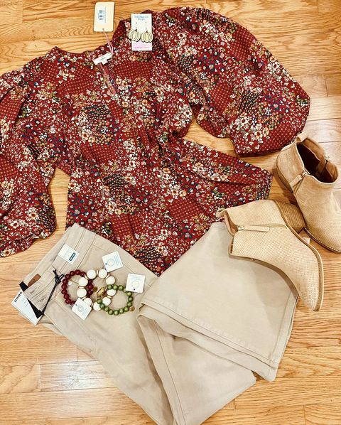 Rust Floral top with puff sleeves