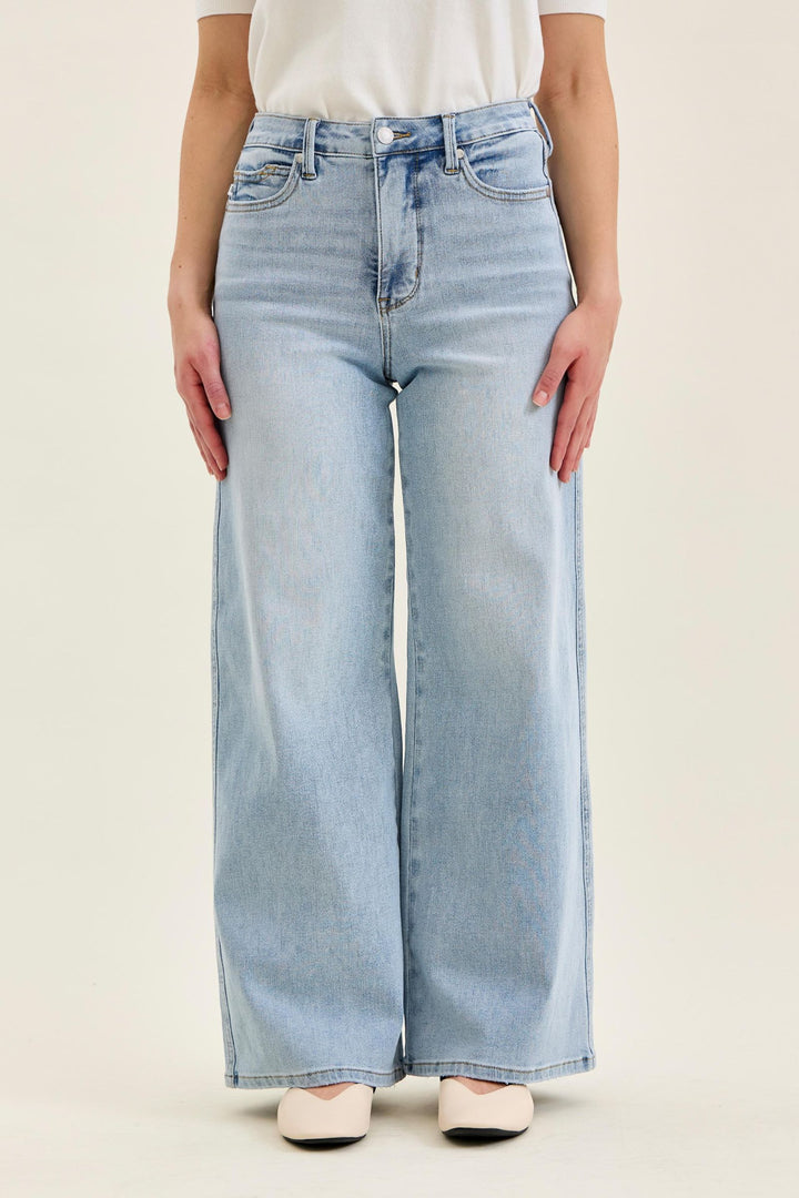 Petite Easy Breeze Wide Leg Jeans