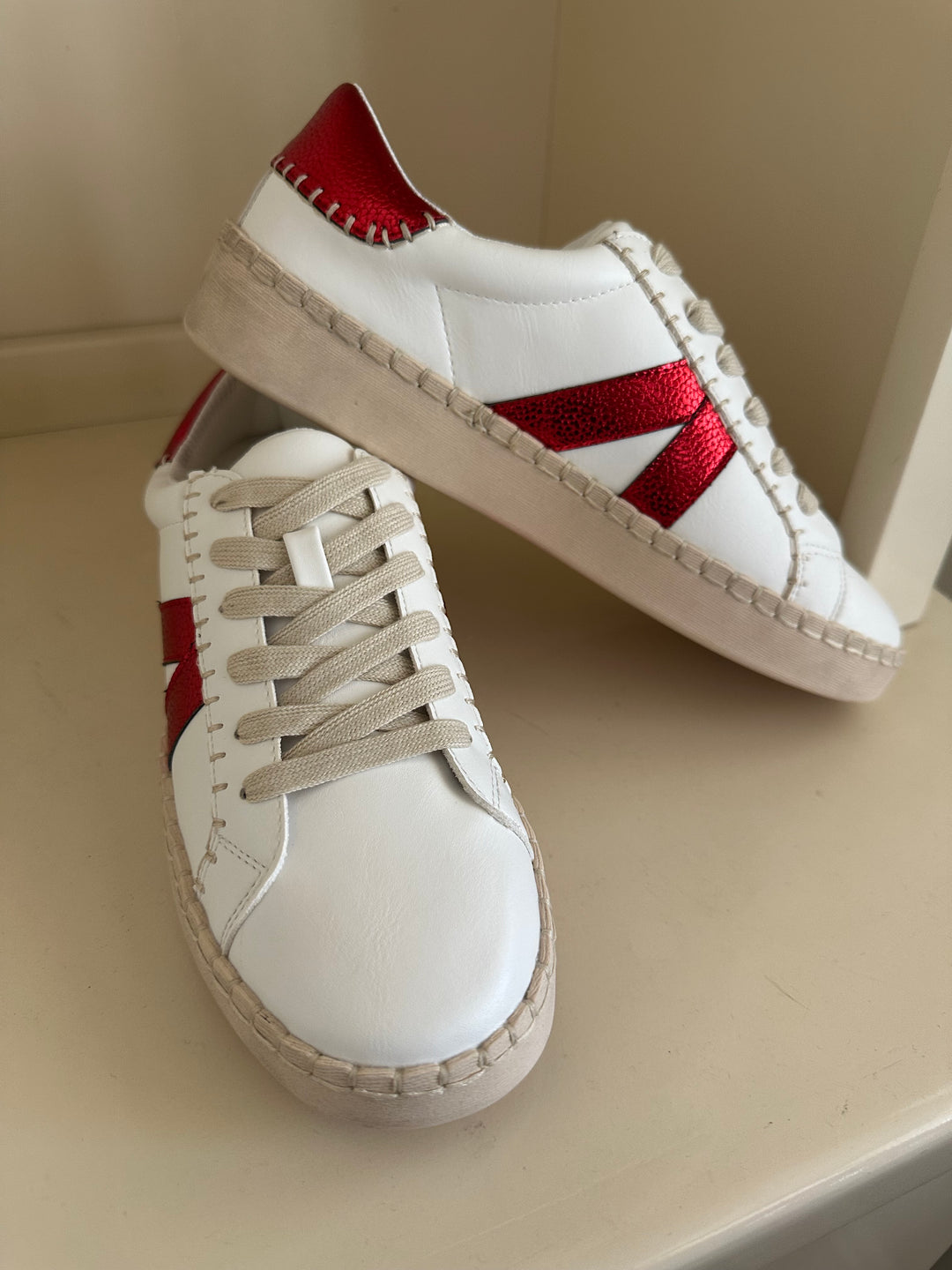 FRIEND ZONE White Red