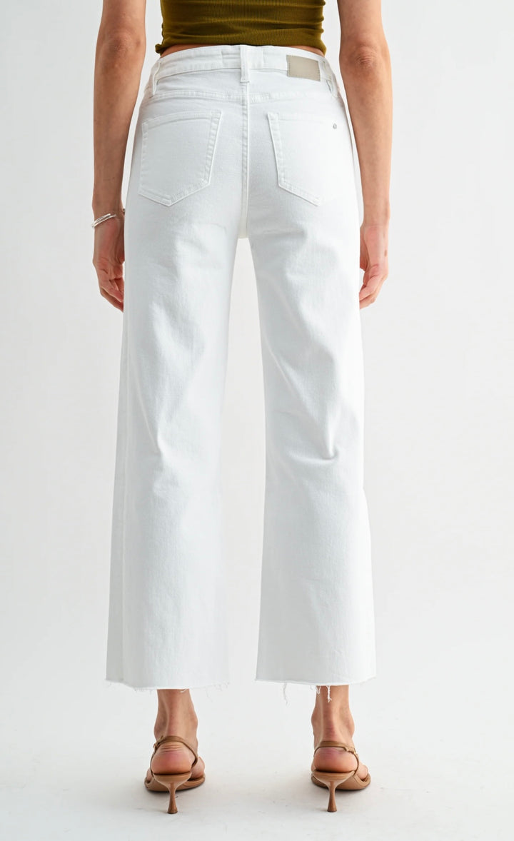 🤍 Pure Chic Straight Ankles