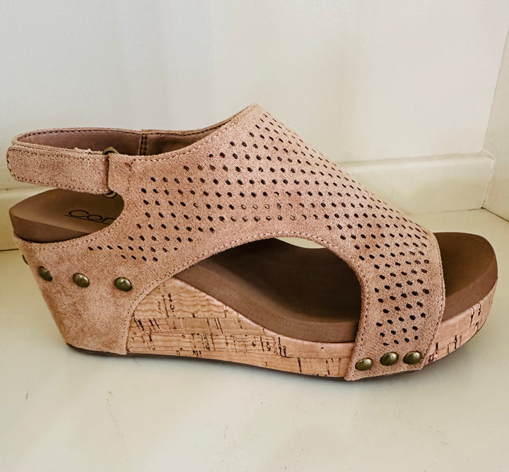 Carley Wedge -Perfed Camel