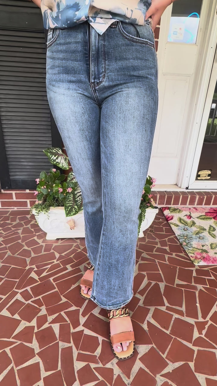 HW Tummy Control Back Pkt Embroidered Bootcut -short