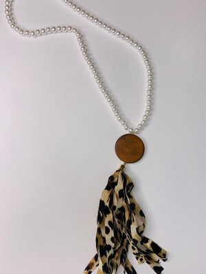 Tassel beaded necklace