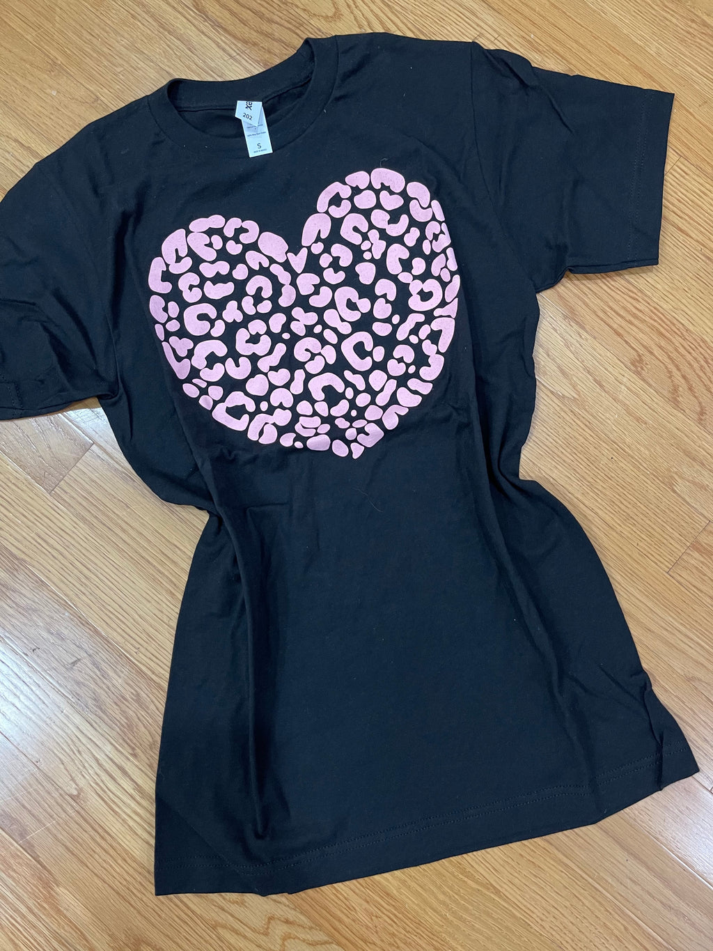 Pink leopard heart tee
